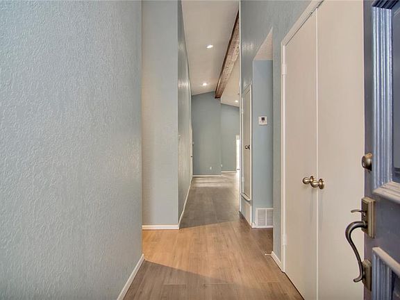 5th image of 502 Country Wood Ct
