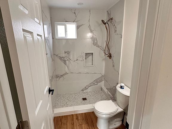 3rd image of 612 N North St
