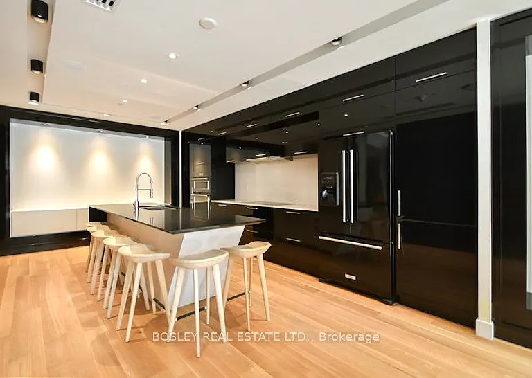 30 Roehampton Ave #3403 — Photo 41