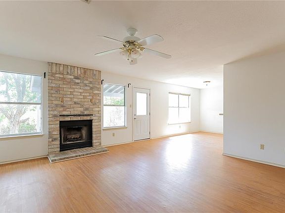 3rd image of 13917 Maricella Ln