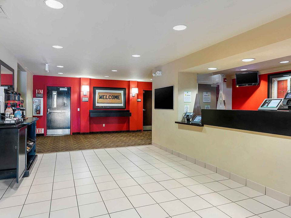 Lobby and Guest Check-in