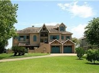 211 Bayridge Rd, La Porte, TX 77571