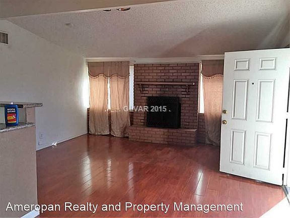 2nd image of 709 Evergreen Cir