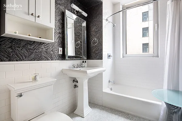 Rented by Sotheby's International Realty | media 11