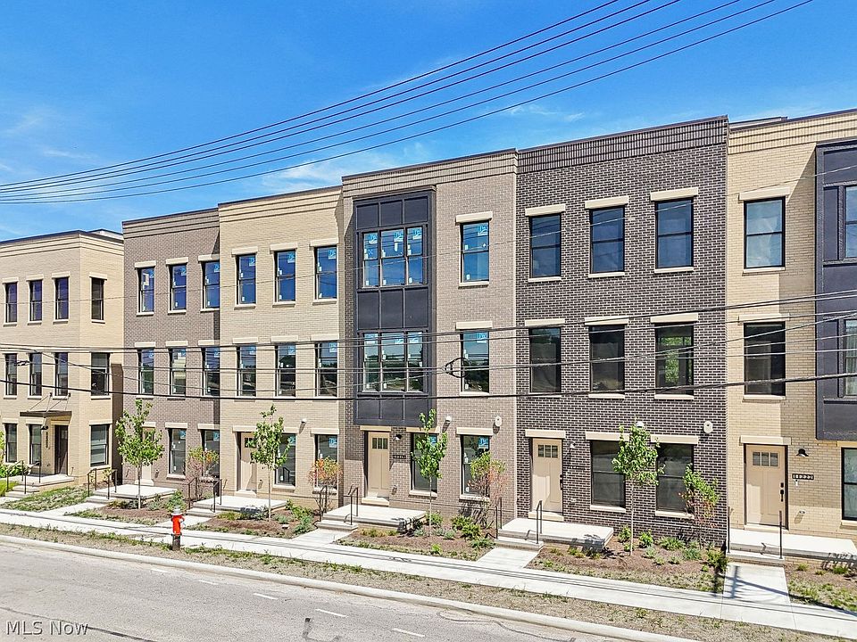 1st image of 11218 N Park Pl