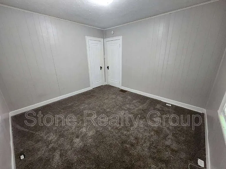 1709 S Center St — Photo 6