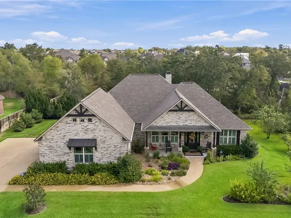 1910 Spanish Moss Dr, College Station, TX 77845