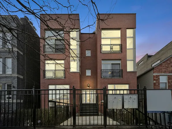 1421 W Walton St #2W, Chicago, IL 60642