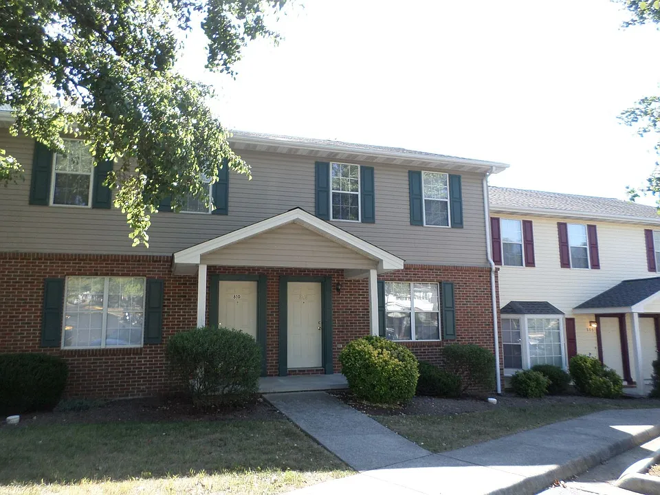 808 Patrick Henry Dr
