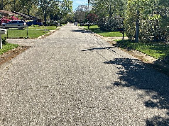 5th image of 905 Delmar Dr