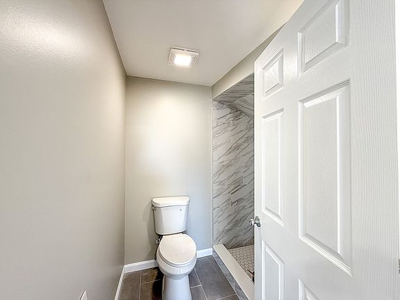 5th image of 188 Seaman St APT 3