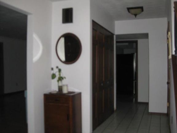 5th image of 980 Laura Dr