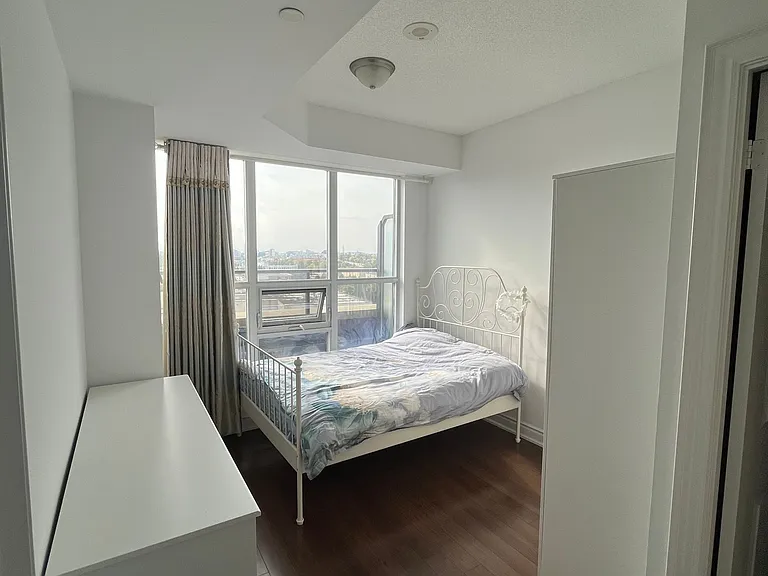 99 S Town Centre Blvd #1012 — Photo 8