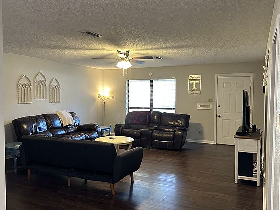 3rd image of 565 W College St