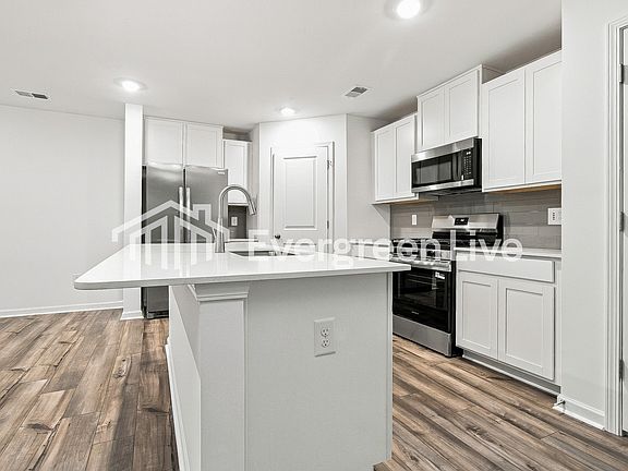 5th image of 107 Brook Run Dr