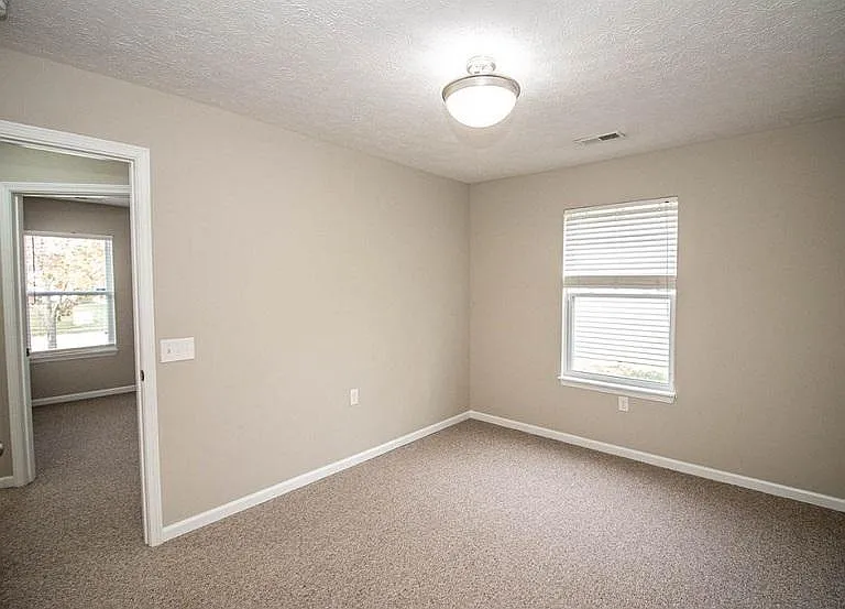 2315 Temple Ct E — Photo 16