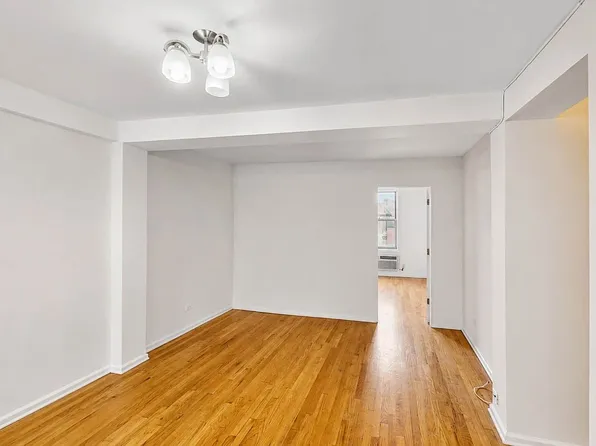 60-11 Broadway #3L, Queens, NY 11377