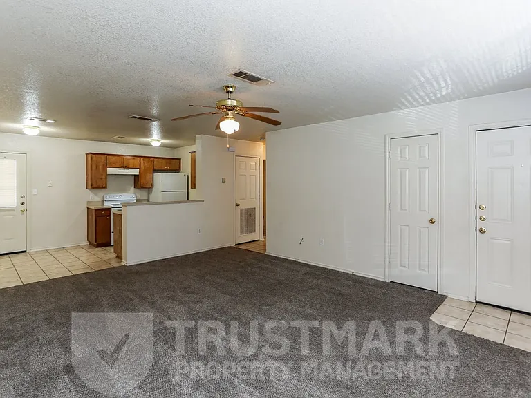 700 S Amy Ln #104 — Photo 3