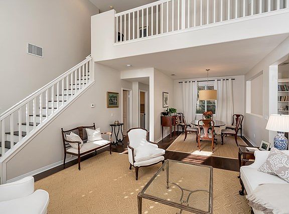 2nd image of 2838 Silk Oak Ave