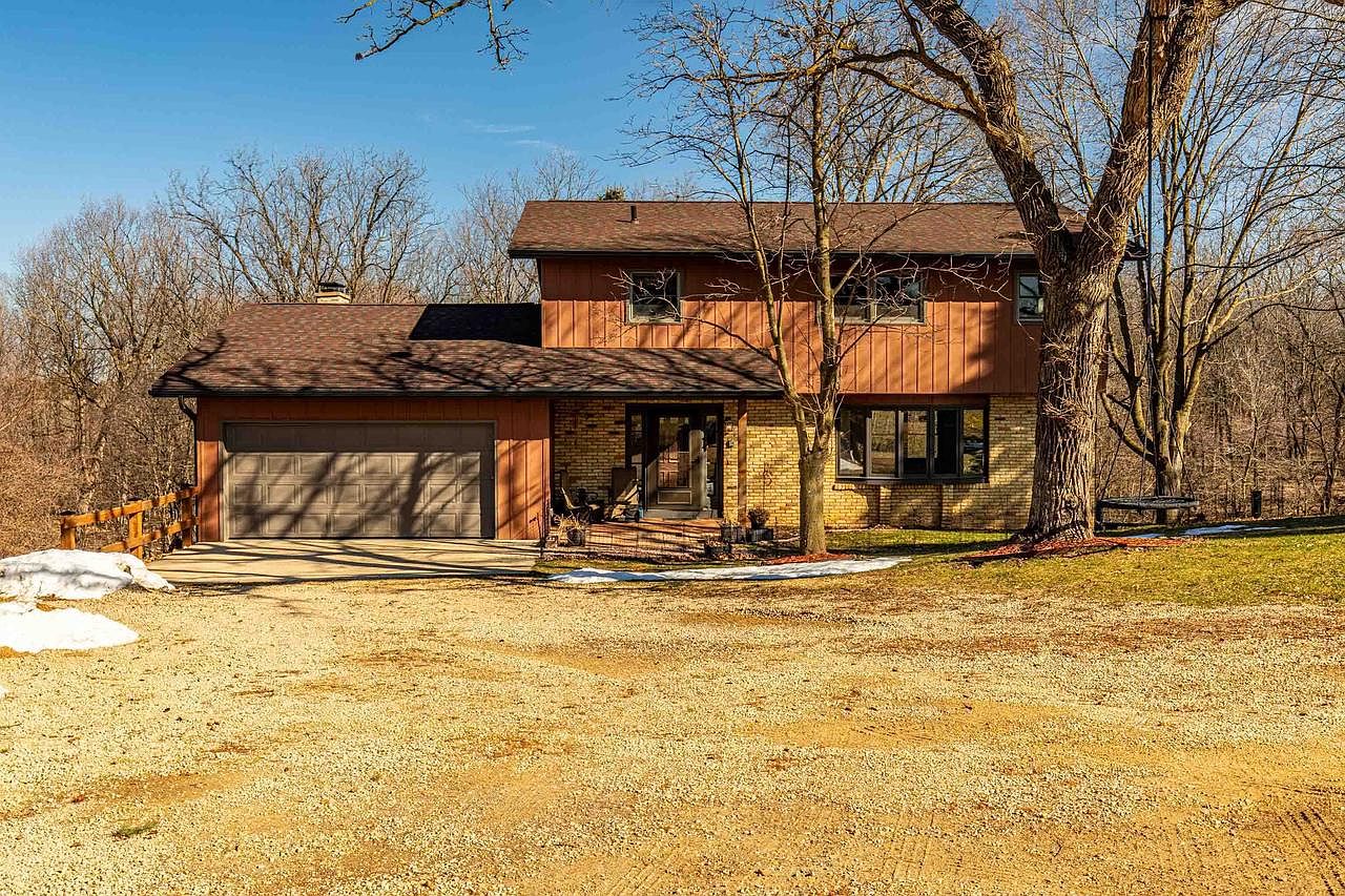 W7598 Kuenzi Lane, Blanchardville, WI 53516 | Zillow