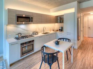 170 N Desplaines, Chicago, IL 60661