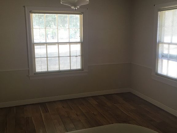 3rd image of 2022 Vincent St