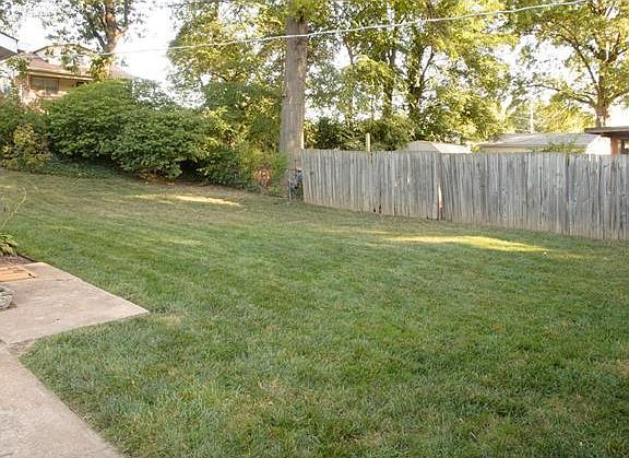 5th image of 8317 Julia Dr