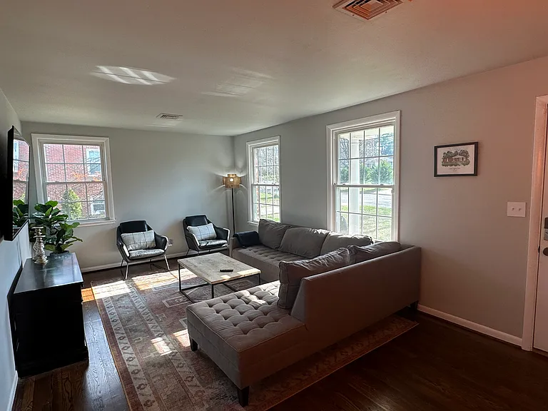 6504 Upton Ln — Photo 13