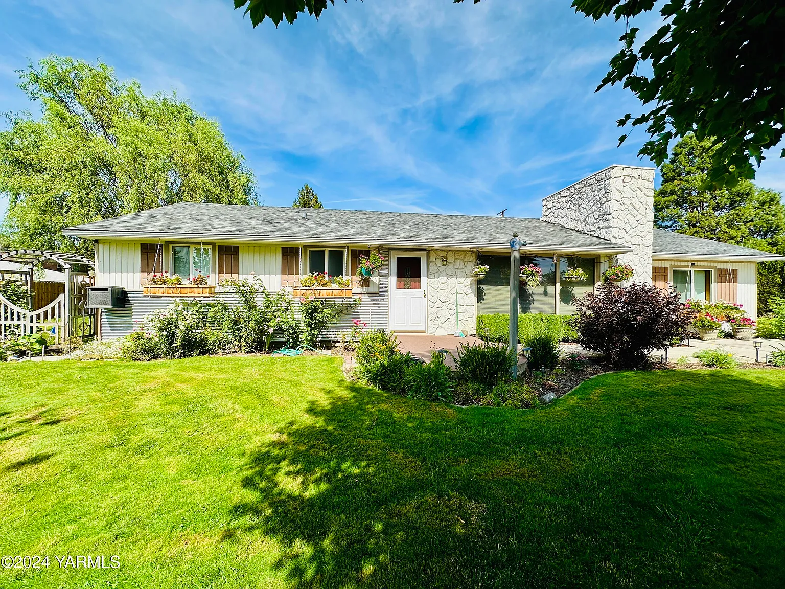 5309 Douglas Dr photo 1