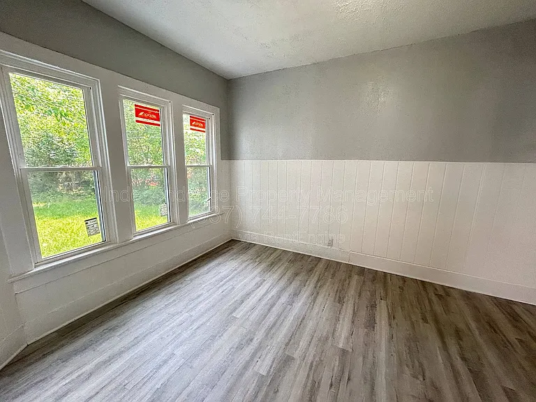 951 Ferndale Ave — Photo 7