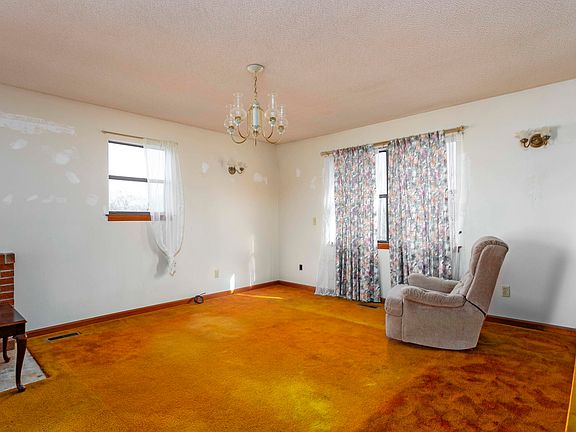 5th image of 833 Indian Hills Dr
