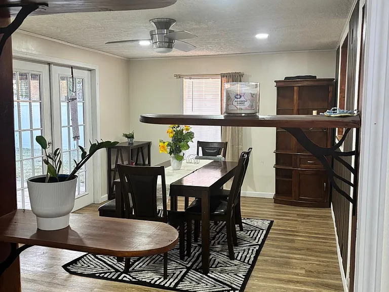 818 E Flag Ln — Photo 8