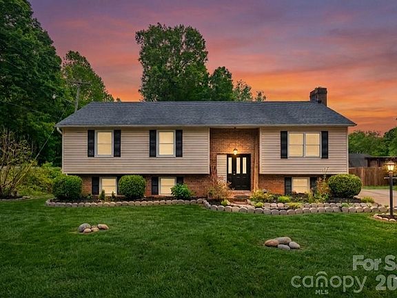 2nd image of 501 Old Farm Rd