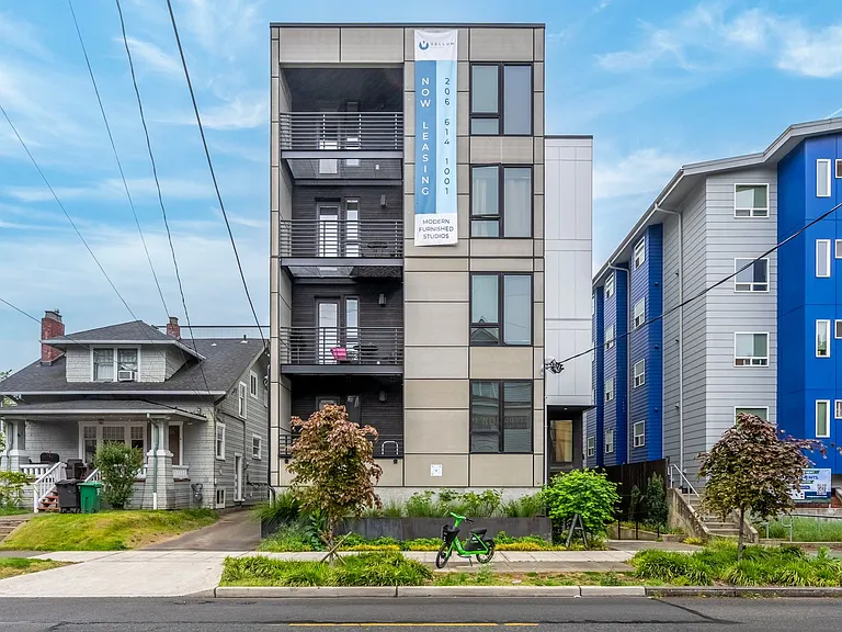 Greta Apartments | Private Kitchen Studio near UW — Photo 54