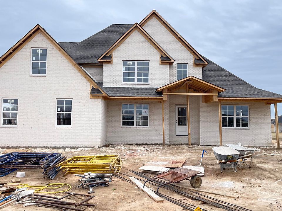 2nd image of 137 Brookside Cv