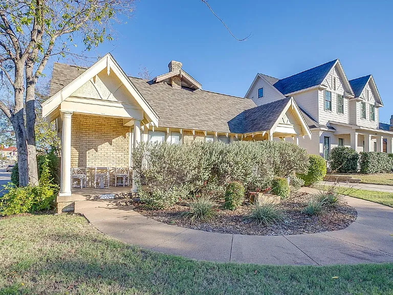 3103 Odessa Ave — Photo 2