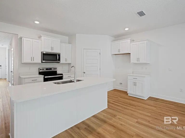 12946 Grand Rapids Rd — Photo 6