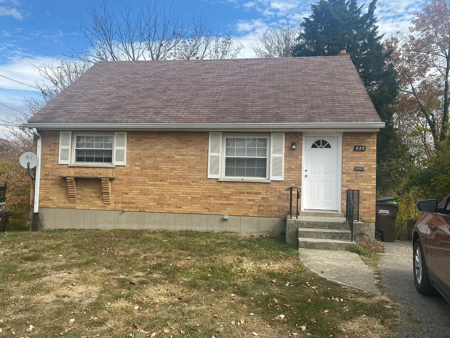 888 Ivyhill Dr photo 1