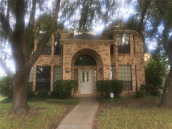 2nd image of 1717 Springwood Dr