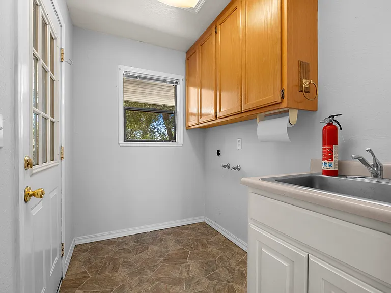 2835 Easy St — Photo 31
