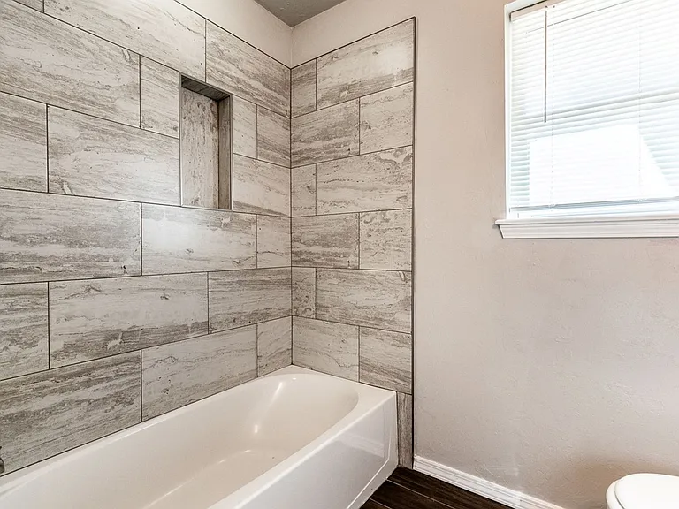 617 Queensboro Pl — Photo 7