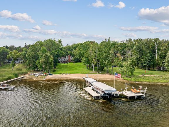 5th image of 10067 N Long Lake Rd
