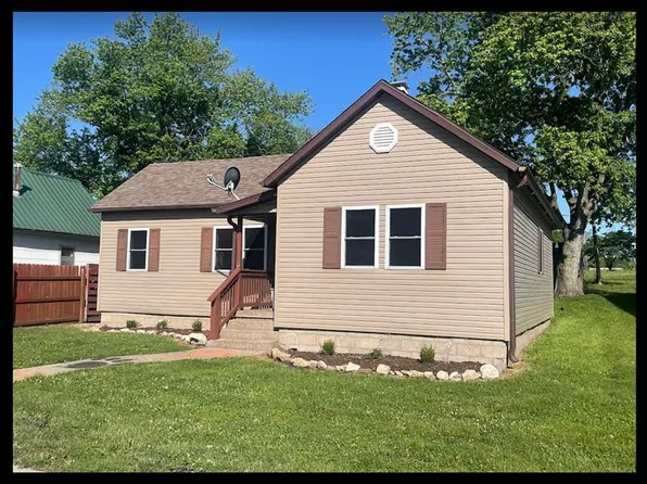 206 Crescent Dr, Macon, MO 63552