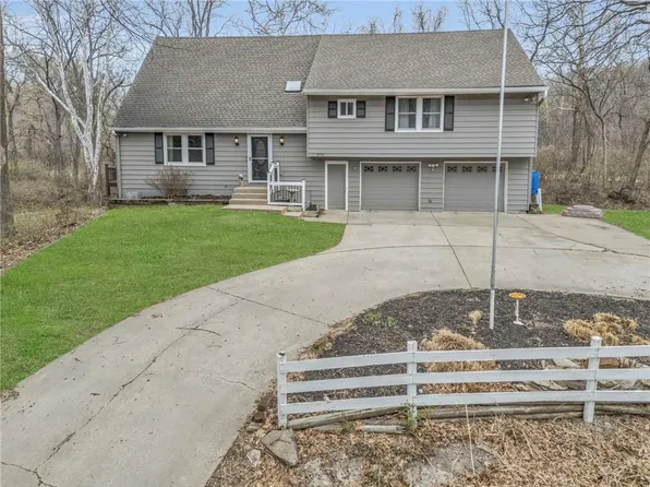 5906 NW 53rd Ter, Kansas City, MO 64151