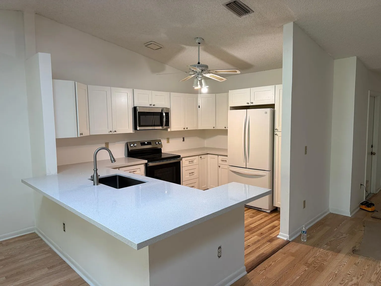 2 bed, 2.0 bath, 1174 sqft, $2,700 — Photo 4