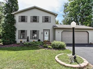 942 Woodridge Dr, Enola, PA 17025