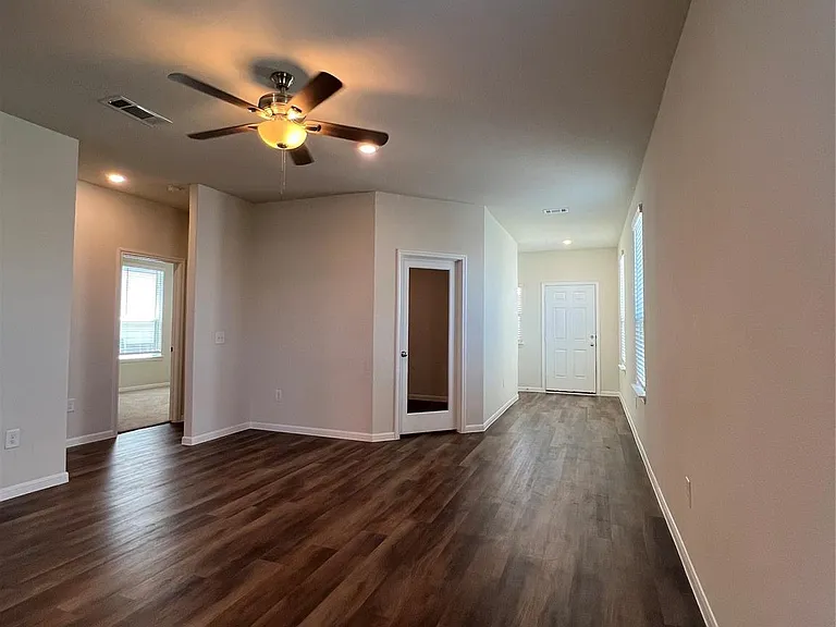 4410 Rushing Ridge Ct — Photo 8