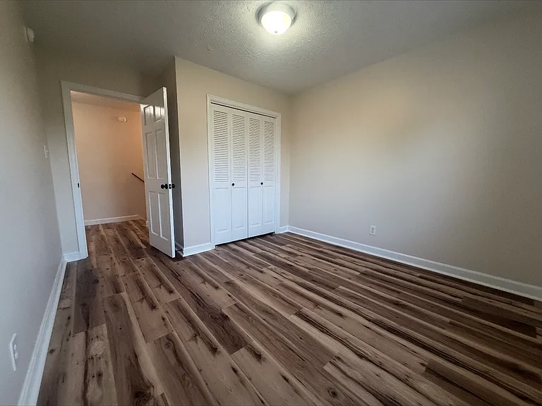 224 Fountain Dr — Photo 8