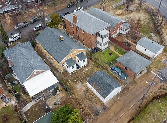 4th image of 3912 Potomac St
