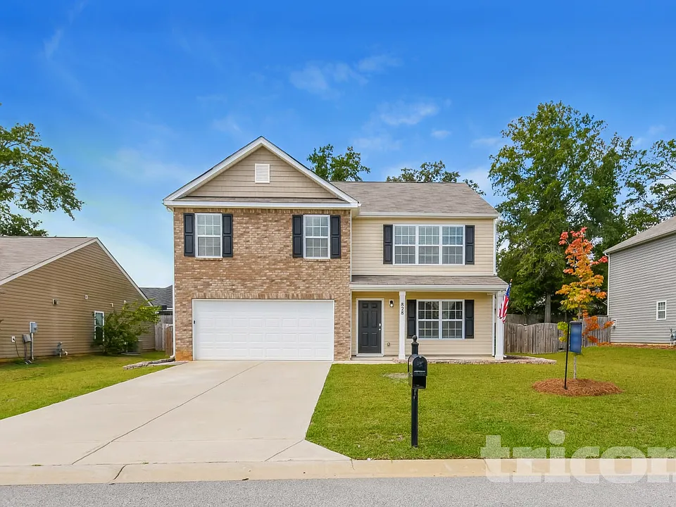 828 Chariot Way
